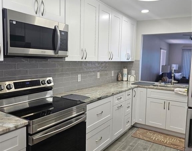 3100 Gulf Boulevard - Photo Thumbnail 4