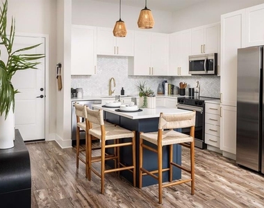 5127 W Tyson Avenue - Photo Thumbnail 13