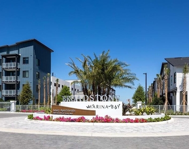 5127 W Tyson Avenue - Photo Thumbnail 2