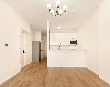 782 Bergen Street - Photo Thumbnail 2