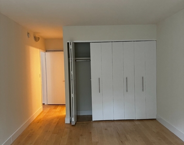 410 West 53rd Street - Photo Thumbnail 6