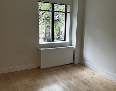 410 West 53rd Street - Photo Thumbnail 12