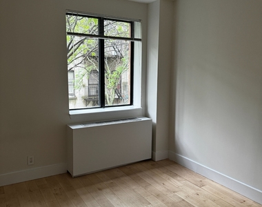 410 West 53rd Street - Photo Thumbnail 3