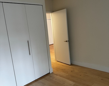 410 West 53rd Street - Photo Thumbnail 11