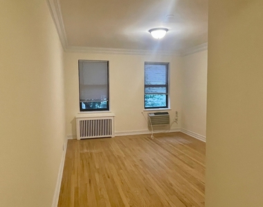 E 46th St  / 2nd Ave - Photo Thumbnail 5