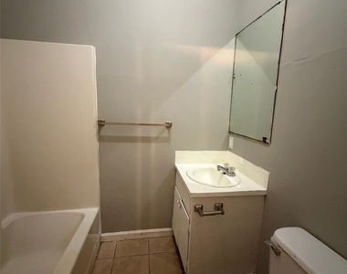 304 Kristin Lane - Photo Thumbnail 1