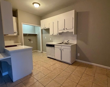 304 Kristin Lane - Photo Thumbnail 3