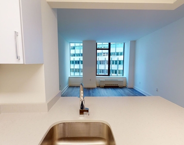 10 Hanover Square - Photo Thumbnail 2