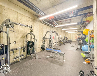 187 Kent Avenue - Photo Thumbnail 8