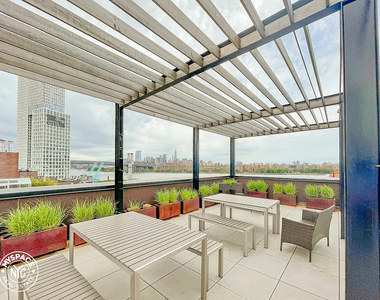 187 Kent Avenue - Photo Thumbnail 5
