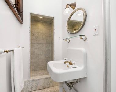 106 Lexington Avenue - Photo Thumbnail 4