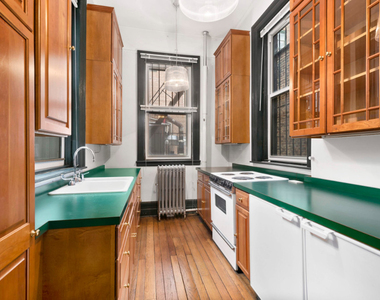 106 Lexington Avenue - Photo Thumbnail 3