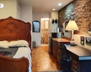 413 E 85th Street - Photo Thumbnail 1