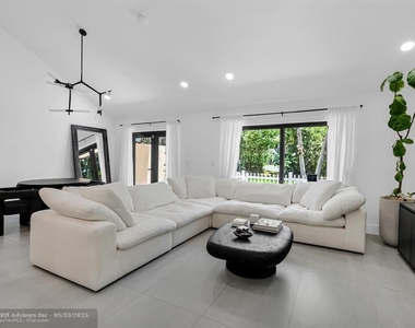 6850 Nw 2nd Ave - Photo Thumbnail 2