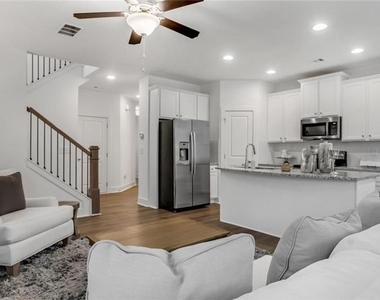 2021 Old Covington Highway Se - Photo Thumbnail 2