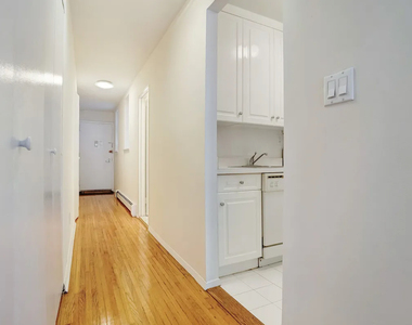 east 22nd Street - Photo Thumbnail 3