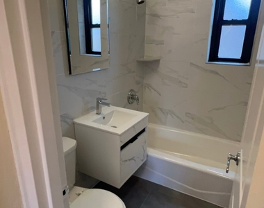 2065 shore blvd - Photo Thumbnail 3