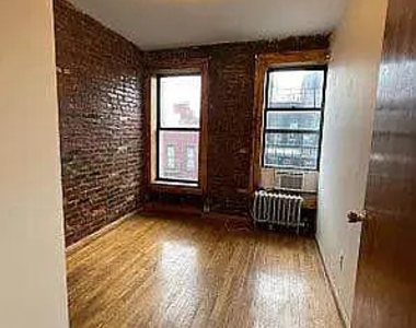East 7th Street - Photo Thumbnail 0
