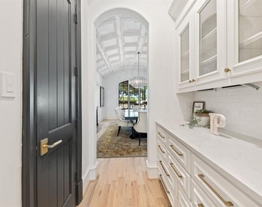 2 Terrabella Lane - Photo Thumbnail 10