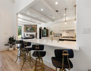 2 Terrabella Lane - Photo Thumbnail 7