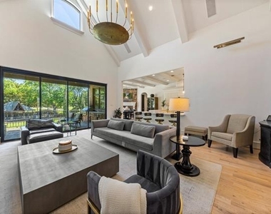 2 Terrabella Lane - Photo Thumbnail 13