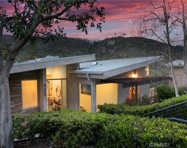 533 Temple Hills Drive - Photo Thumbnail 1