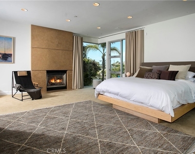 533 Temple Hills Drive - Photo Thumbnail 12