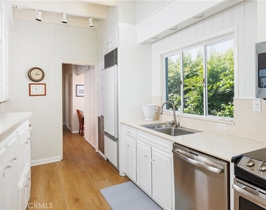 960 Cliff Drive - Photo Thumbnail 11