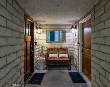 410 Corto Lane - Photo Thumbnail 17