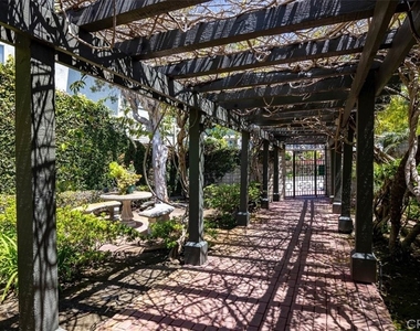 410 Corto Lane - Photo Thumbnail 35