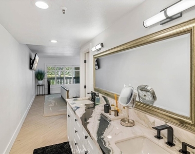410 Corto Lane - Photo Thumbnail 24