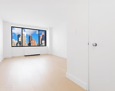 245 E 58th St - Photo Thumbnail 5