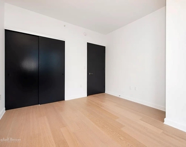 21 W End Ave - Photo Thumbnail 3