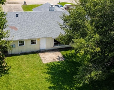 8607 Sherrywood Drive - Photo Thumbnail 4