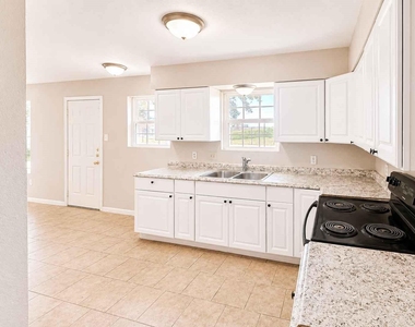 8607 Sherrywood Drive - Photo Thumbnail 16