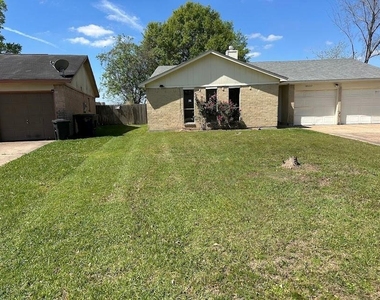 8607 Sherrywood Drive - Photo Thumbnail 9