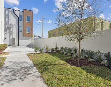 544 N Bumby Avenue - Photo Thumbnail 18