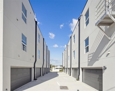 544 N Bumby Avenue - Photo Thumbnail 21