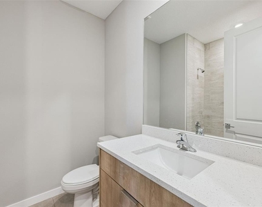 544 N Bumby Avenue - Photo Thumbnail 14