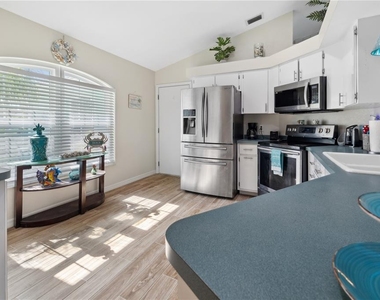 10264 Winnipeg Street - Photo Thumbnail 9