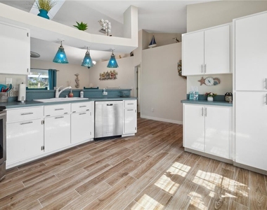 10264 Winnipeg Street - Photo Thumbnail 8