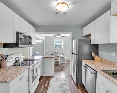 3843 Chapel Drive - Photo Thumbnail 24
