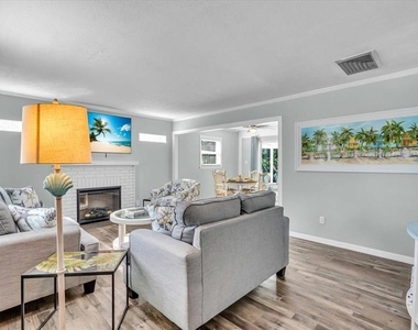 3843 Chapel Drive - Photo Thumbnail 11