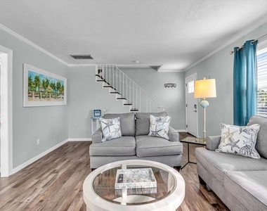 3843 Chapel Drive - Photo Thumbnail 9