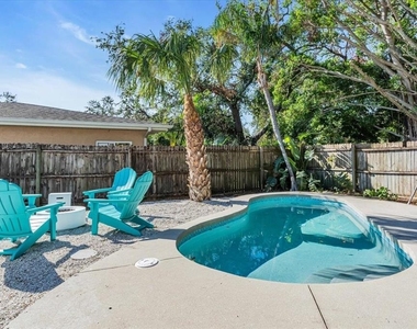 3843 Chapel Drive - Photo Thumbnail 34