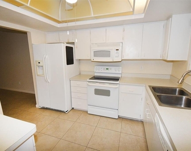 3961 Ashwood Lane - Photo Thumbnail 8