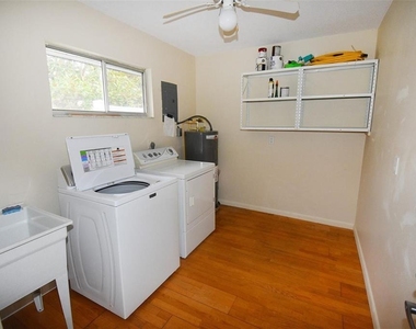 3961 Ashwood Lane - Photo Thumbnail 15