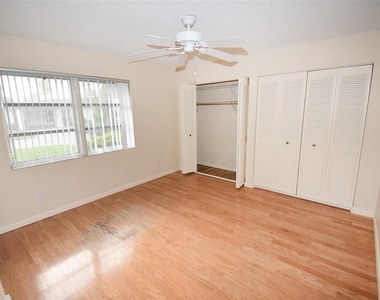 3961 Ashwood Lane - Photo Thumbnail 12