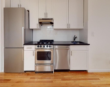 30 Charlton Street - Photo Thumbnail 5
