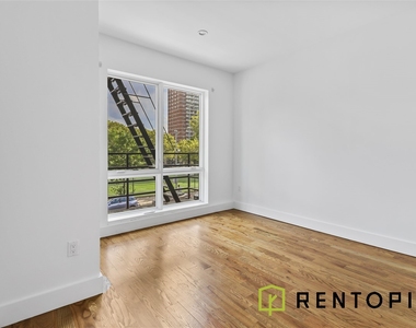 61 Montrose Avenue - Photo Thumbnail 1